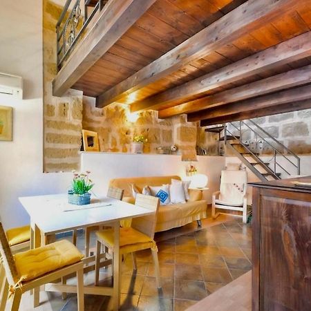Alghero Old Town Apartment Steps To Sea And Scenic Ramparts Bagian luar foto