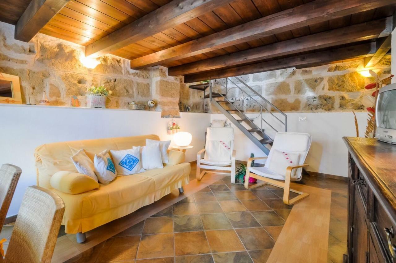 Alghero Old Town Apartment Steps To Sea And Scenic Ramparts Bagian luar foto