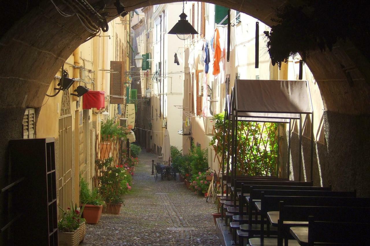 Alghero Old Town Apartment Steps To Sea And Scenic Ramparts Bagian luar foto